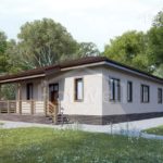Проект дома «М-112ББ» из СИП-панелей, 112 м² — одноэтажный дом со светлой штукатуркой, коричневой крышей и террасой с перилами | HotWell.KZ