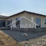 Проект дома «М-250» из СИП-панелей, 250 м² — одноэтажный дом со светлым фасадом и панорамными окнами | HotWell.KZ