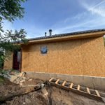 Проект дома «И-58» из СИП-панелей, 58 м² — одноэтажный строящийся дом из сип-панелей с серой односкатной крышей | HotWell.KZ