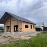 Проект дома «А-123» из СИП-панелей, 123 м² — одноэтажный строящийся дом из сип-панелей с двускатной крышей на металлокаркасе | HotWell.KZ