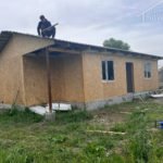 Проект дома «Ц-65» из СИП-панелей, 65 м² — одноэтажный строящийся дом из сип-панелей с террасой под навесом | HotWell.KZ