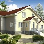 Проект дома «Д-319» из СИП-панелей, 319 м² — одноэтажный дом с мансардой, жёлтая штукатурка и каменный цоколь, красная крыша, крыльцо | HotWell.KZ