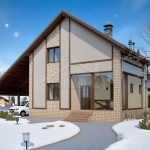 Проект дома «Н-194» из СИП-панелей, 194 м² — двухэтажный дом со штукатуркой, светлым кирпичом и навесом для авто | HotWell.KZ