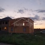 Проект дома «А-180» из СИП-панелей, 180 м² — двухэтажный дом из осб-плит на этапе монтажа крыши | HotWell.KZ