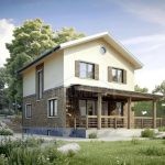 Проект дома «В-148» из СИП-панелей, 148 м² — дом с мансардой, бежевая штукатурка и кирпичный низ, терраса с деревянными перилами | HotWell.KZ