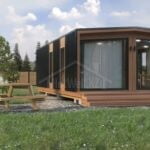 Проект дома «М-42» из СИП-панелей, 42 м² — одноэтажный дом с тёмным и деревянным фасадом, панорамными окнами и террасой | HotWell.KZ