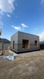 Строительство дома из СИП-панелей 38 м², Талгар (Сагымжан) — монтаж и обшивка Изоспан | HotWell.KZ