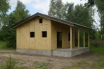 Баня «Н-59», 59 м², 1 этаж, в черновой отделке: коробка из СИП-панелей OSB-3, двускатная кровля из металлочерепицы, проёмы без окон и дверей