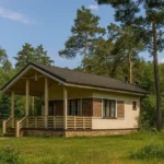 Проект бани «Т-57Б» из СИП-панелей, 57 м² — одноэтажная баня с бежевым фасадом, коричневой крышей и крытой террасой | HotWell.KZ