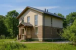 Проект дома «Б-162» из СИП-панелей, 162 м² — двухэтажный дом с бежевым фасадом, серой крышей и крыльцом | HotWell.KZ