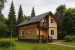 Проект дома «Д-112» из СИП-панелей, 112 м² — двухэтажный дом с деревянным фасадом, коричневой крышей и балконом | HotWell.KZ