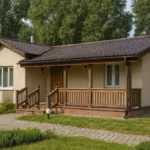 Проект дома «К-82Б» из СИП-панелей, 82 м² — одноэтажный дом с бежевым фасадом, коричневой крышей и крытым крыльцом | HotWell.KZ