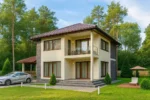 Проект дома «Л-178» из СИП-панелей, 178 м² — двухэтажный дом с бежевым фасадом, коричневой крышей и балконом | HotWell.KZ