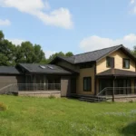 Проект дома «Л-537» из СИП-панелей, 537 м² — двухэтажный дом с бежевым фасадом, серой крышей и террасой | HotWell.KZ