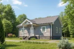 Проект дома «Л-75» из СИП-панелей, 75 м² — одноэтажный дом с серым сайдингом, серой крышей и крыльцом | HotWell.KZ
