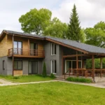 Проект дома «М-135Б» из СИП-панелей, 135 м² — двухэтажный дом с серым фасадом, черной крышей и террасой | HotWell.KZ