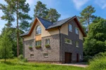 Проект дома «М-329Б» из СИП-панелей, 329 м² — двухэтажный дом с серым фасадом, черной крышей и гаражом | HotWell.KZ