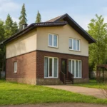 Проект дома «Н-201» из СИП-панелей, 201 м² — двухэтажный дом с бежевым фасадом, коричневой крышей и кирпичным цоколем | HotWell.KZ