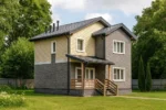 Проект дома «О-113» из СИП-панелей, 113 м² — двухэтажный дом с серым фасадом, черной крышей и крытым крыльцом | HotWell.KZ