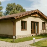 Проект дома «О-91» из СИП-панелей, 91 м² — одноэтажный дом с бежевым фасадом, коричневой крышей и террасой | HotWell.KZ