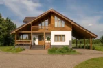 Проект дома «П-217» из СИП-панелей, 217 м² — двухэтажный дом с белым фасадом, коричневой крышей и террасой | HotWell.KZ