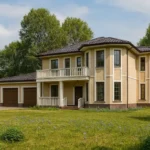 Проект дома «П-265» из СИП-панелей, 265 м² — двухэтажный дом с бежевым фасадом, коричневой крышей и балконом | HotWell.KZ