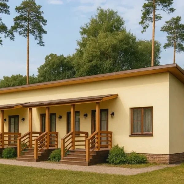 Проект дома «Р-91» из СИП-панелей, 91 м² — одноэтажный дом с бежевым фасадом, коричневой крышей и крытым крыльцом | HotWell.KZ