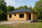 Дом «Р-91Б», 91 м², 1 этаж, в черновой отделке: коробка из СИП-панелей OSB-3, вальмовая кровля из металлочерепицы, проёмы без окон и дверей