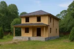 Дом «С-185», 185 м², 2 этажа, в черновой отделке: коробка из СИП-панелей OSB-3, вальмовая кровля из металлочерепицы, проёмы без окон и дверей, в проёмах видны сосновые балки перекрытия