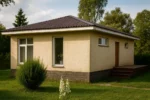 Проект дома «С-81» из СИП-панелей, 81 м² — одноэтажный дом с бежевым фасадом и коричневой крышей | HotWell.KZ
