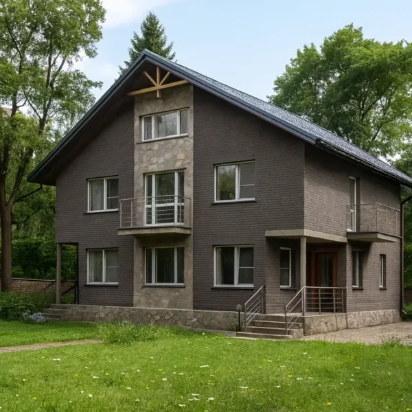 Проект дома «В-393» из СИП-панелей, 393 м² — двухэтажный дом с коричневым фасадом, серой крышей и балконом | HotWell.KZ