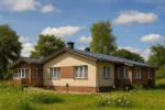 Проект дома «В-93» из СИП-панелей, 93 м² — одноэтажный дом с бежевым фасадом, серой крышей и террасой | HotWell.KZ