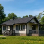 Проект дома «В-93Б» из СИП-панелей, 93 м² — одноэтажный дом с серым фасадом, черной крышей и террасой | HotWell.KZ