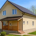 Проект дома «З-184» из СИП-панелей, 184 м² — двухэтажный дом с бежевым фасадом, коричневой крышей и крыльцом | HotWell.KZ